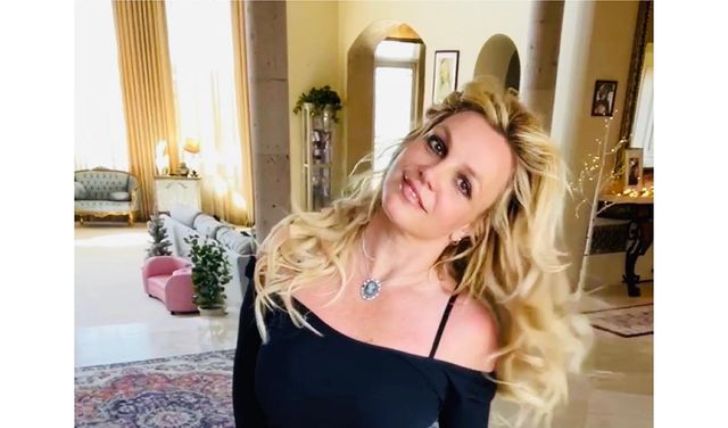 Britney Spears Announces Miscarriage